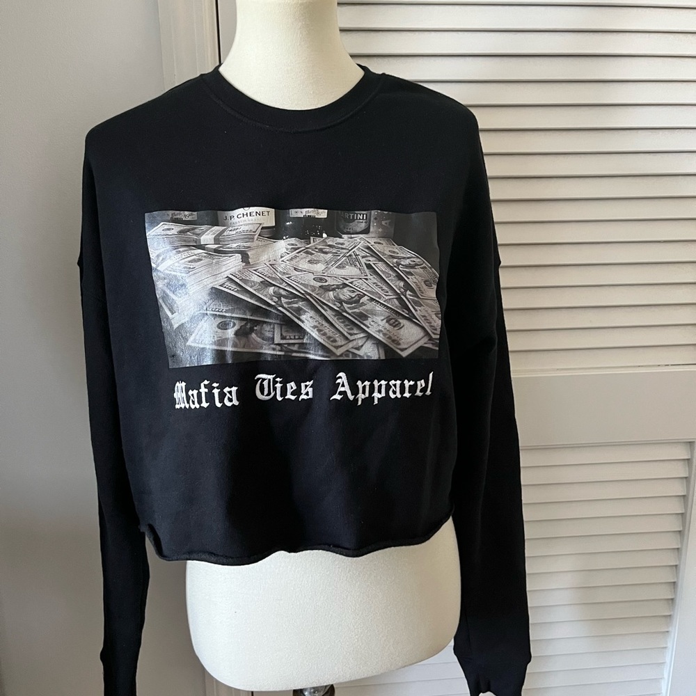 Graphic Embroidered Crop Sweatshirt